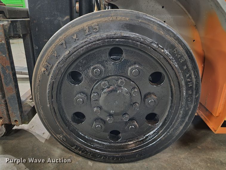 image for item KQ9103 Toyota 7FGGU20  forklift