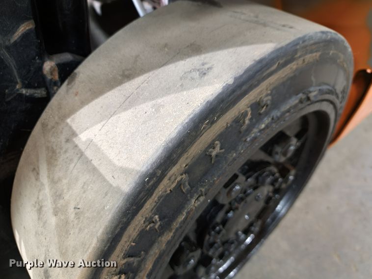 image for item KQ9103 Toyota 7FGGU20  forklift