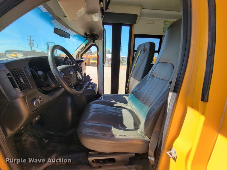 image for item KQ9108 2010 Chevrolet Express G3500  school bus