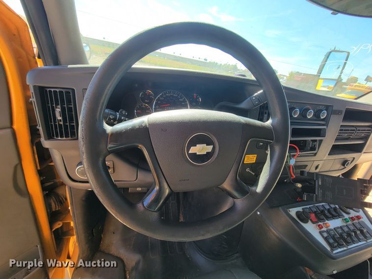 image for item KQ9108 2010 Chevrolet Express G3500  school bus