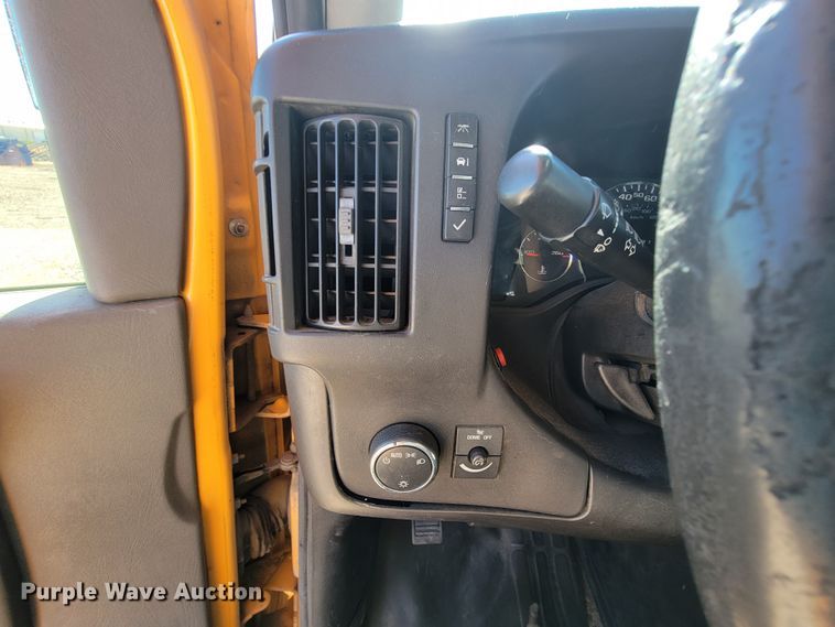 image for item KQ9108 2010 Chevrolet Express G3500  school bus