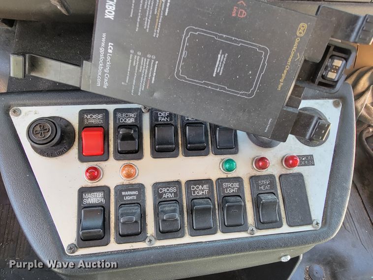 image for item KQ9108 2010 Chevrolet Express G3500  school bus