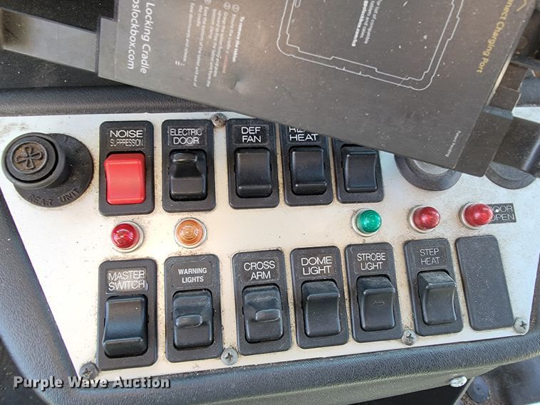 image for item KQ9108 2010 Chevrolet Express G3500  school bus