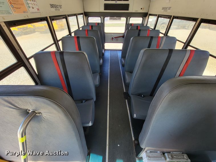 image for item KQ9108 2010 Chevrolet Express G3500  school bus