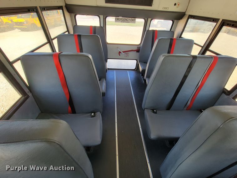 image for item KQ9108 2010 Chevrolet Express G3500  school bus