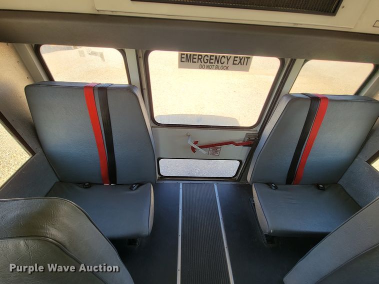 image for item KQ9108 2010 Chevrolet Express G3500  school bus