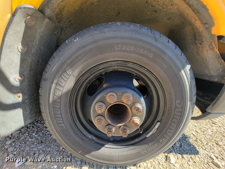 image for item KQ9108 2010 Chevrolet Express G3500  school bus