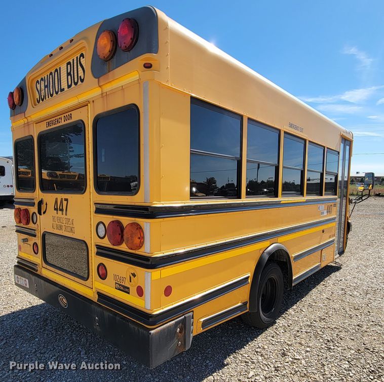 image for item KQ9109 2010 Chevrolet Express G3500  school bus