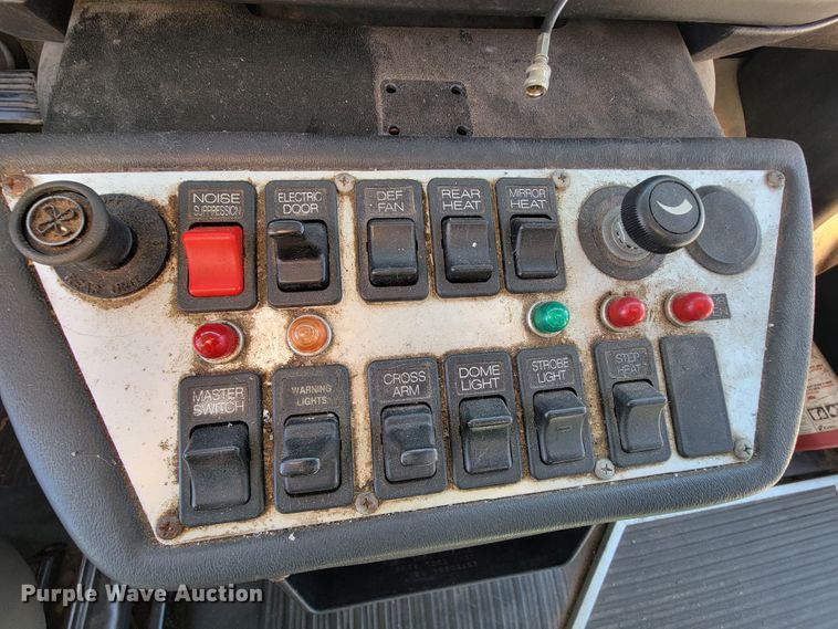 image for item KQ9109 2010 Chevrolet Express G3500  school bus