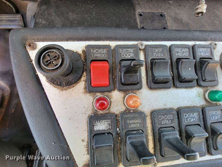 image for item KQ9109 2010 Chevrolet Express G3500  school bus