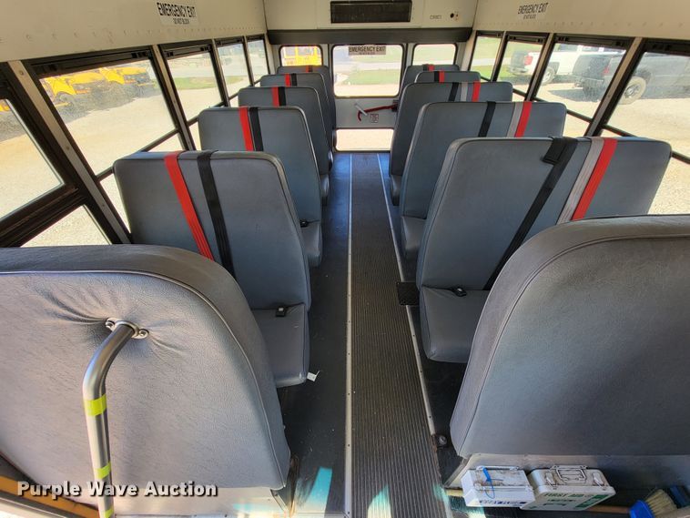 image for item KQ9109 2010 Chevrolet Express G3500  school bus