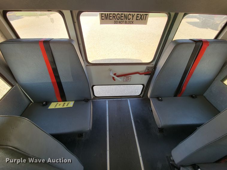 image for item KQ9109 2010 Chevrolet Express G3500  school bus