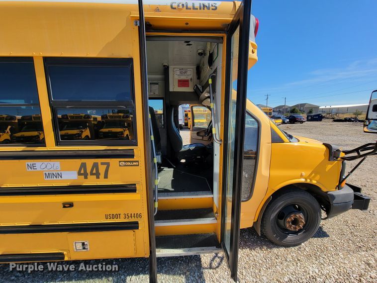 image for item KQ9109 2010 Chevrolet Express G3500  school bus