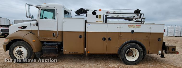 image for item KQ9112 2006 Peterbilt 335  utility / service truck