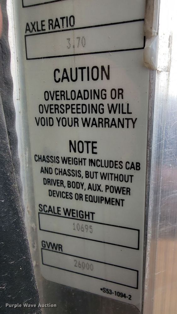 image for item KQ9112 2006 Peterbilt 335  utility / service truck