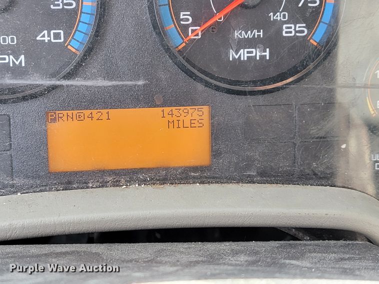 image for item KQ9133 2012 International TerraStar  box truck