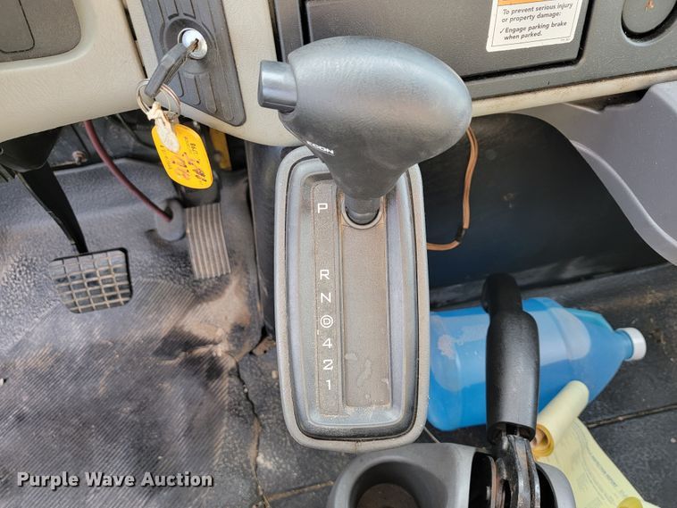 image for item KQ9133 2012 International TerraStar  box truck