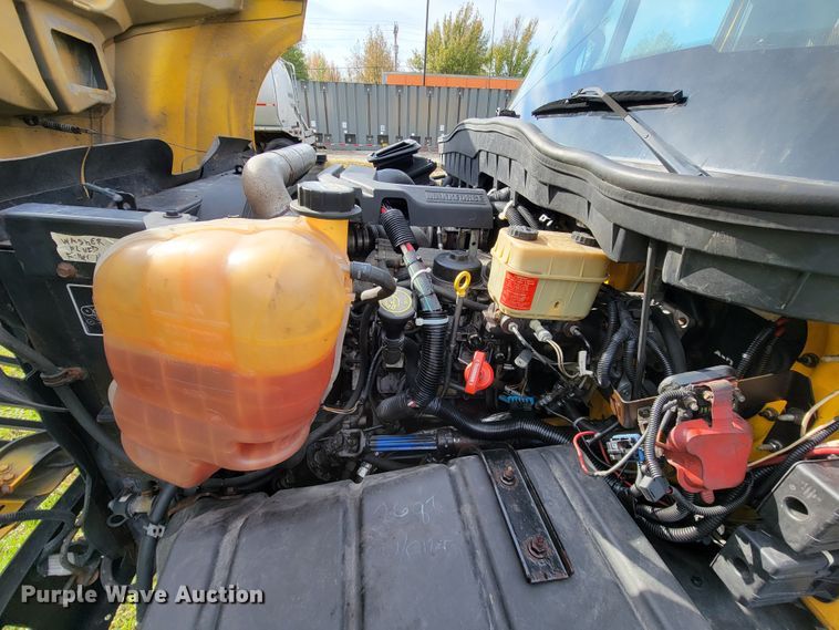 image for item KQ9133 2012 International TerraStar  box truck