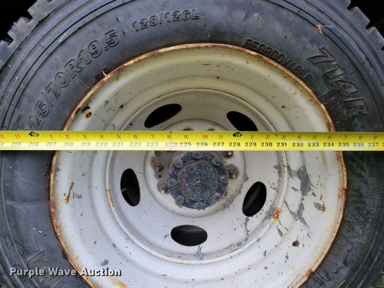 image for item KQ9133 2012 International TerraStar  box truck