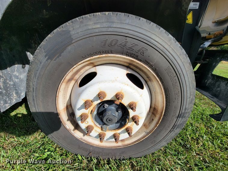 image for item KQ9133 2012 International TerraStar  box truck