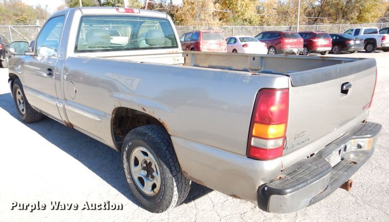 image for item KY9654 2001 GMC Sierra 1500  pickup truck