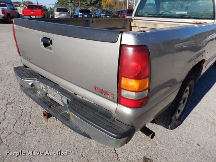 image for item KY9654 2001 GMC Sierra 1500  pickup truck