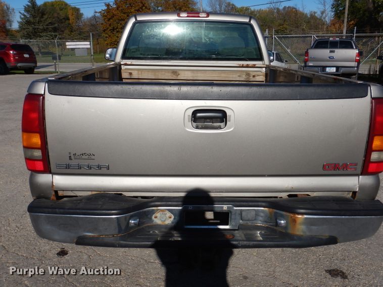 image for item KY9654 2001 GMC Sierra 1500  pickup truck