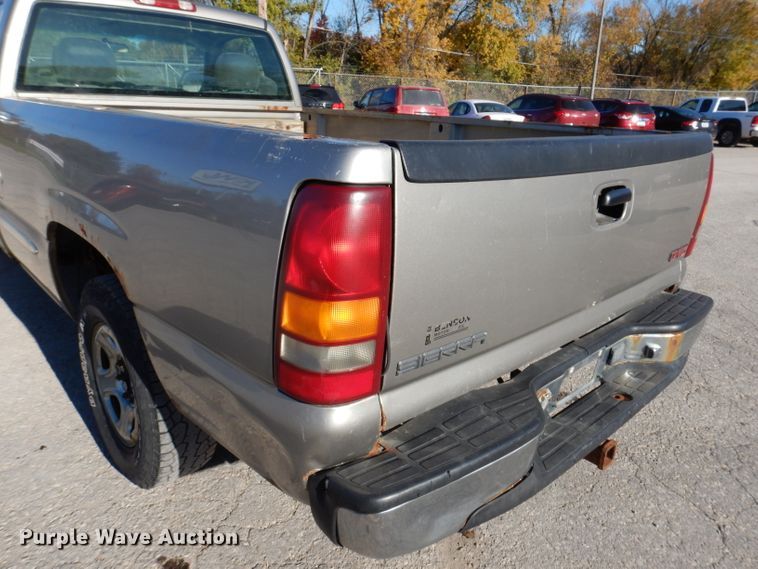 image for item KY9654 2001 GMC Sierra 1500  pickup truck