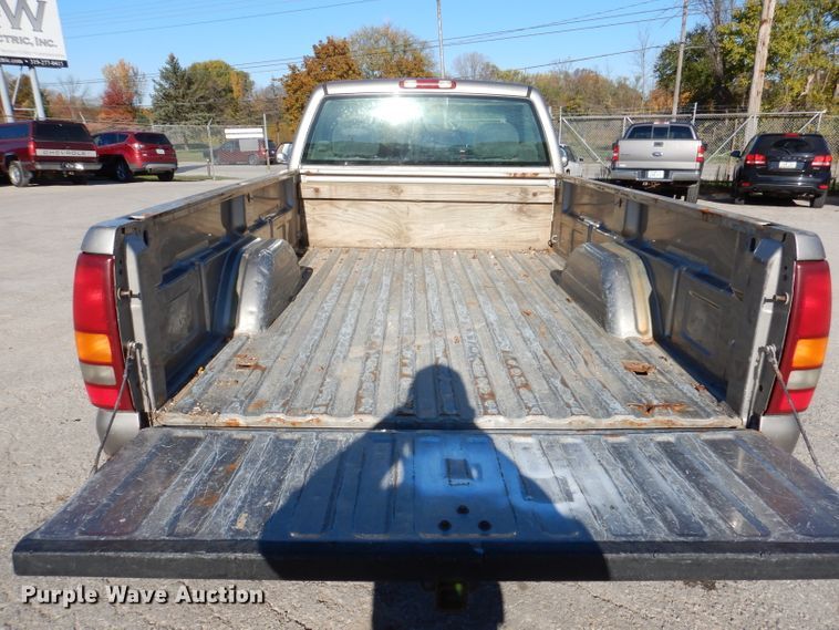 image for item KY9654 2001 GMC Sierra 1500  pickup truck