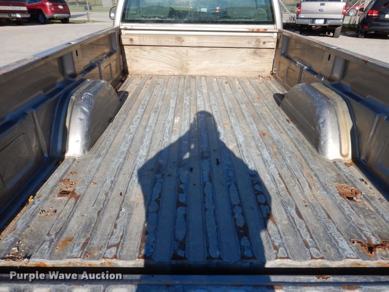 image for item KY9654 2001 GMC Sierra 1500  pickup truck