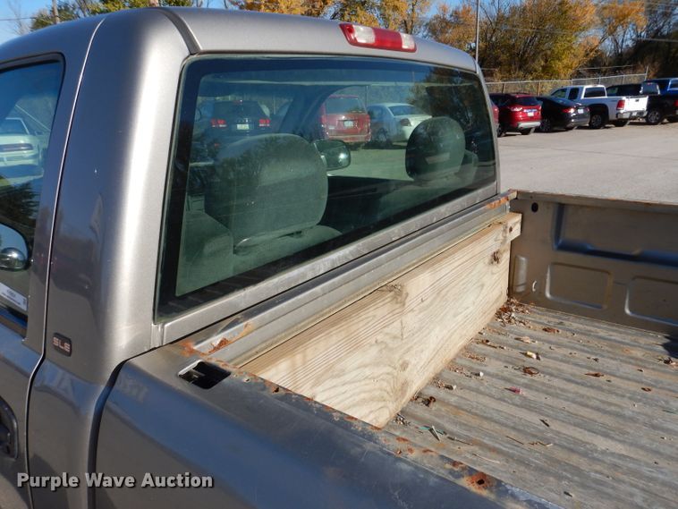 image for item KY9654 2001 GMC Sierra 1500  pickup truck