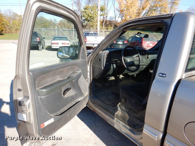 image for item KY9654 2001 GMC Sierra 1500  pickup truck