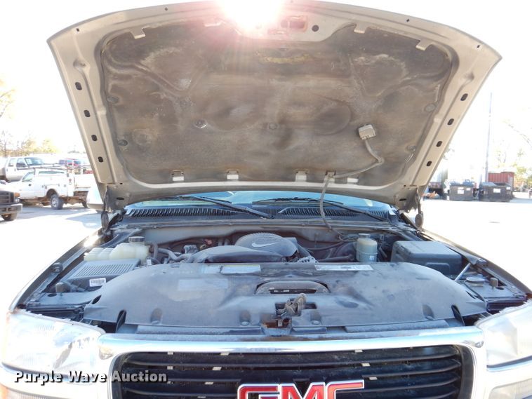 image for item KY9654 2001 GMC Sierra 1500  pickup truck