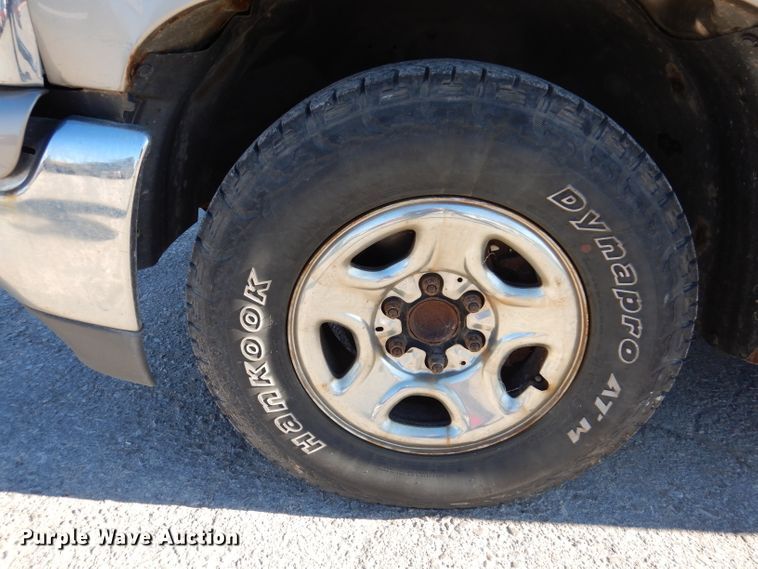 image for item KY9654 2001 GMC Sierra 1500  pickup truck