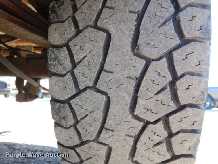 image for item KY9654 2001 GMC Sierra 1500  pickup truck