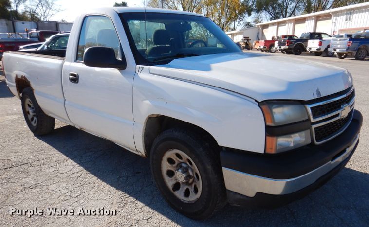 image for item KY9655 2006 Chevrolet Silverado 1500  pickup truck