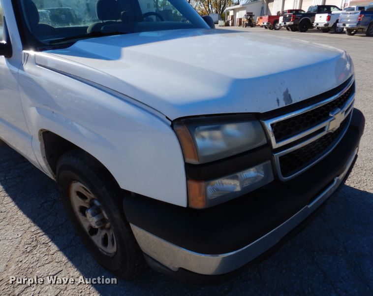 image for item KY9655 2006 Chevrolet Silverado 1500  pickup truck