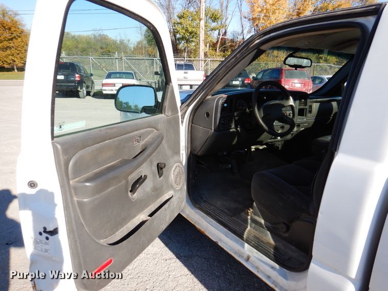 image for item KY9655 2006 Chevrolet Silverado 1500  pickup truck