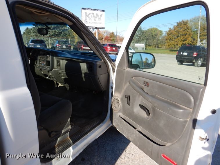 image for item KY9655 2006 Chevrolet Silverado 1500  pickup truck