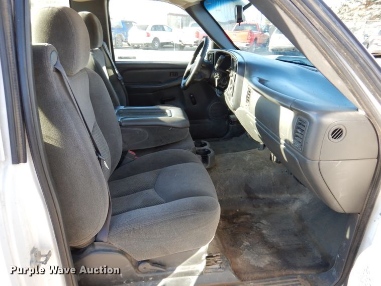 image for item KY9655 2006 Chevrolet Silverado 1500  pickup truck