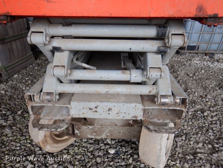 image for item KY9664 Sky Jack 3220  scissor lift