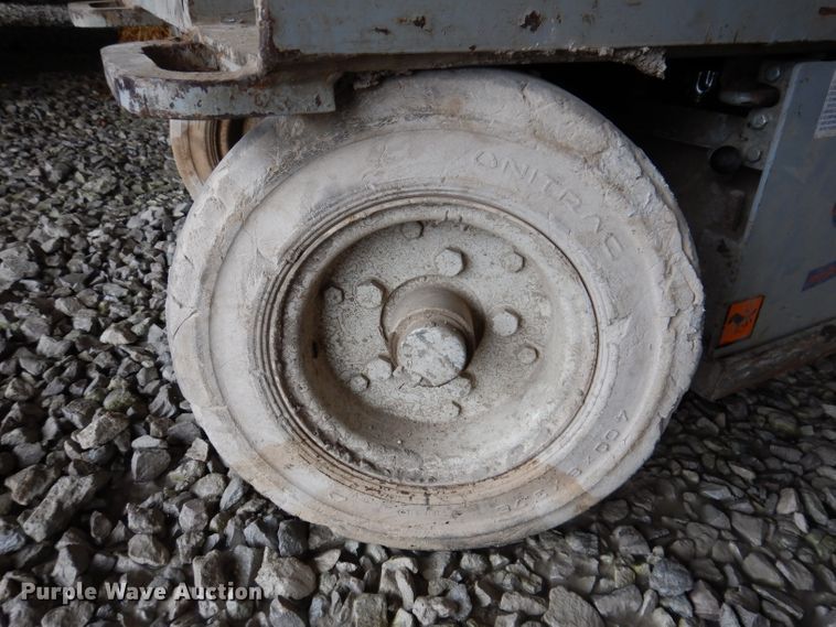 image for item KY9664 Sky Jack 3220  scissor lift