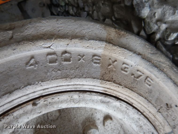 image for item KY9664 Sky Jack 3220  scissor lift