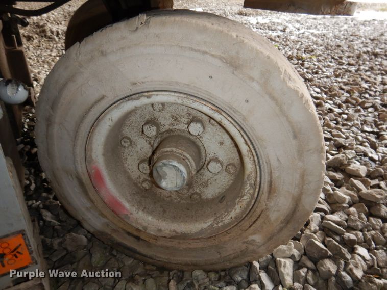 image for item KY9664 Sky Jack 3220  scissor lift