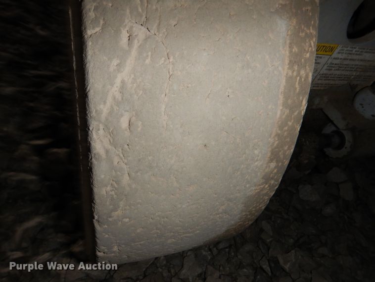 image for item KY9664 Sky Jack 3220  scissor lift