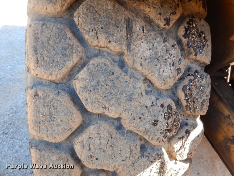 image for item DA5479 1998 Caterpillar 613C  elevating scraper