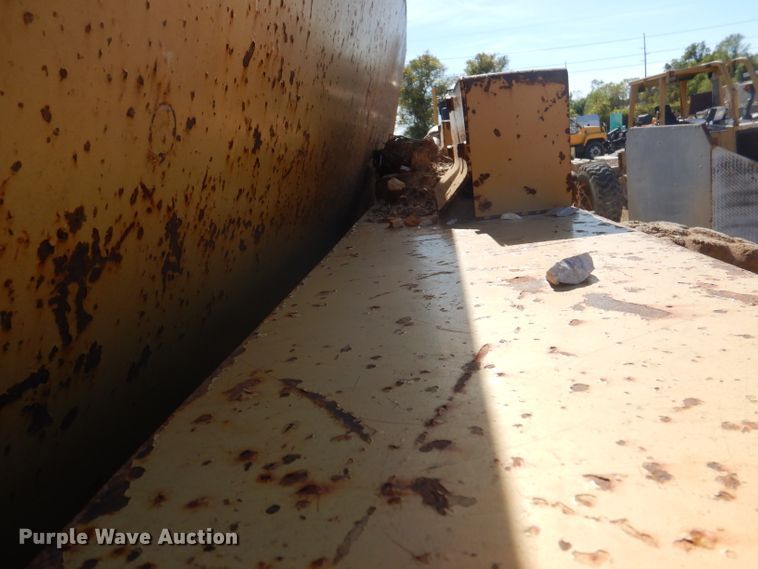 image for item DA5480 1999 Caterpillar 613C  elevating scraper