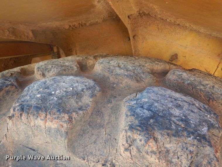 image for item DA5480 1999 Caterpillar 613C  elevating scraper