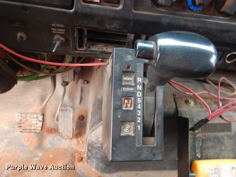 image for item DA5484 1999 International 4900  dump truck