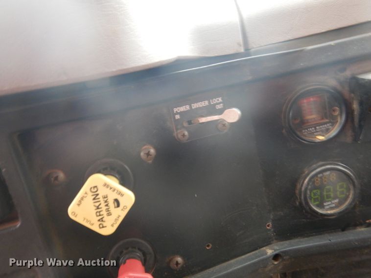 image for item DA5484 1999 International 4900  dump truck